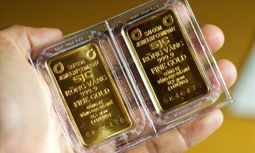 Nghịch lý càng đấu thầu - giá vàng càng tăng, có nên mua vàng lúc này?