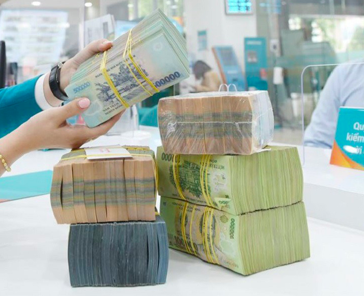 Thất thu từ bán bảo hiểm, ngân hàng vì sao vẫn lãi cao?