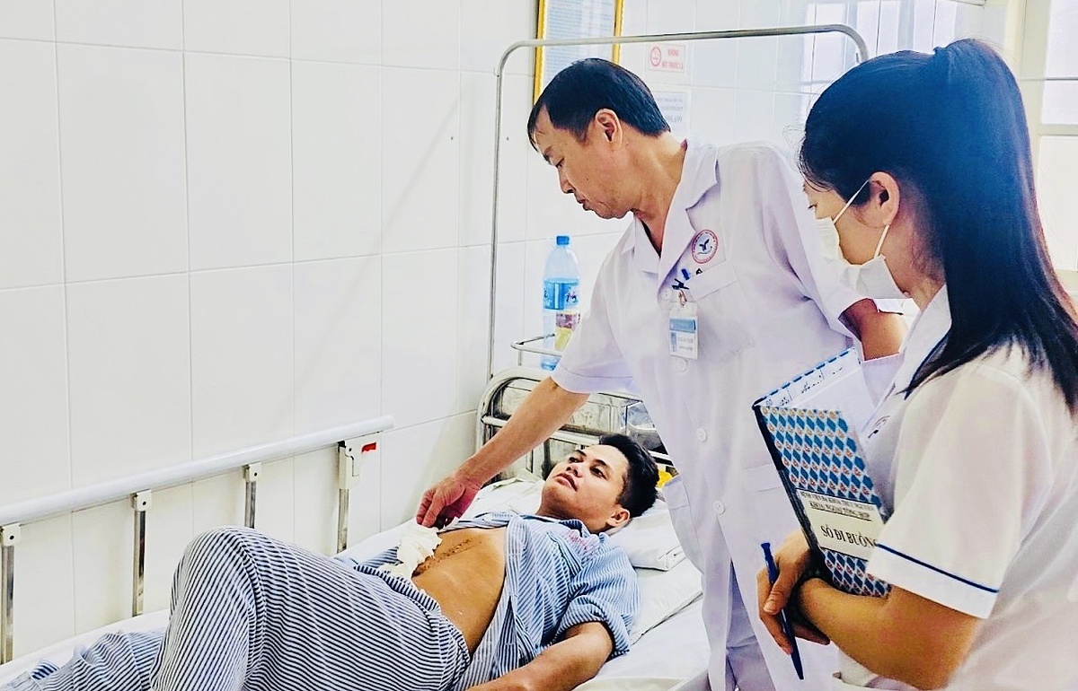 Bệnh nhân bị tai nạn giao thông gây thủng ruột được cấp cứu kịp thời và điều trị thành công tại BVDK Thủy Nguyên.