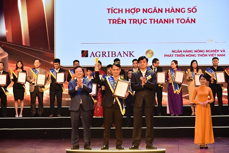 Agribank lần thứ 9 liên tiếp được vinh danh Hệ thống CNTT Xuất sắc tại Giải thưởng Sao Khuê 2024