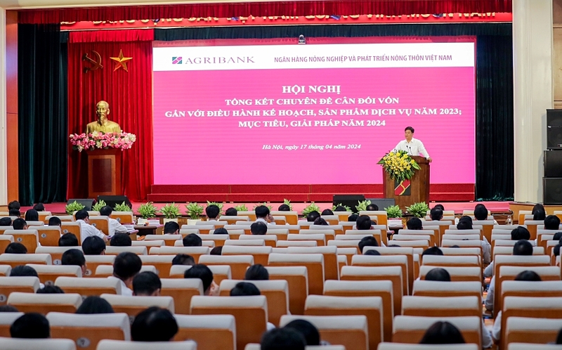 Agribank đặt mục tiêu chiến lược cho năm 2024: Tiếp tục phát triển bền vững và đổi mới sản phẩm dịch vụ