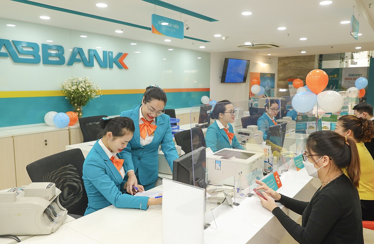 Một cổ phiếu nhà băng gây chú ý với giao dịch đột biến 2 phiên liên tiếp