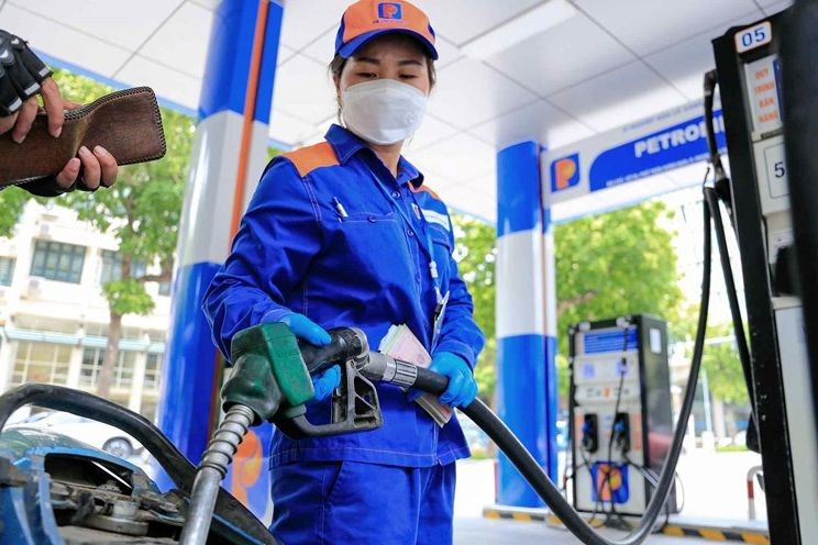 Bộ Công Thương bất ngờ nghiên cứu bỏ hay giữ quỹ BOG xăng dầu