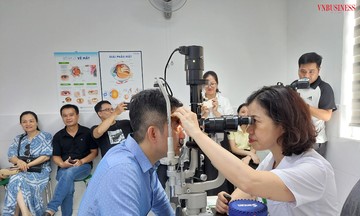 Bệnh viện Mắt Hải Phòng tổ chức khám mắt chuyên sâu cho hơn 100 nhà báo, phóng viên