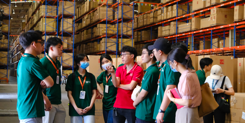 Lo cho nguồn nhân lực ngành logistics