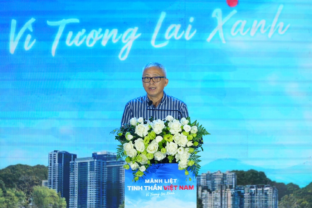 Chuyên gia đề xuất ‘điện hoá’ xe rác, xe bưu điện