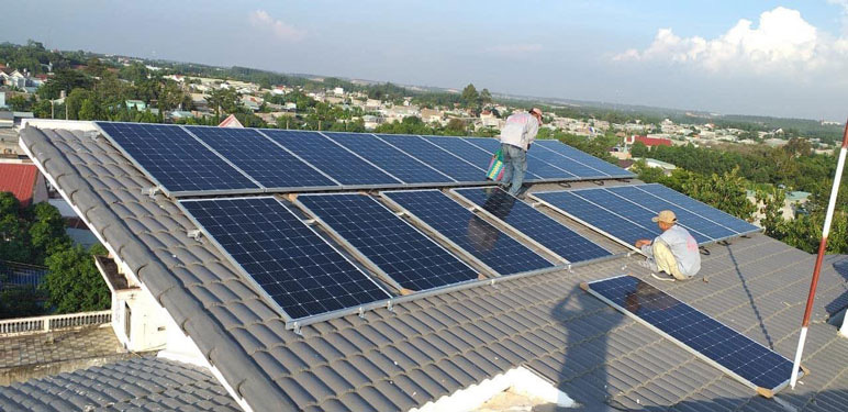 Điện mặt trời mái nhà 'tự sản, tự tiêu' có thể bán giá hợp lý cho EVN