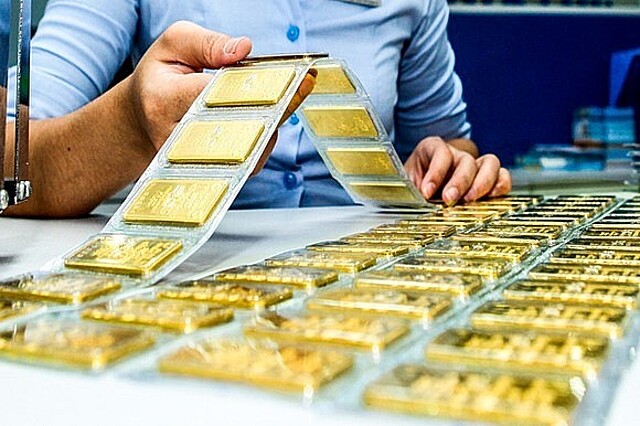 Sau 1 tháng, người mua vàng miếng mức đỉnh 90 triệu đồng/lượng có nguy cơ lỗ tới gần 15,5 triệu đồng/lượng