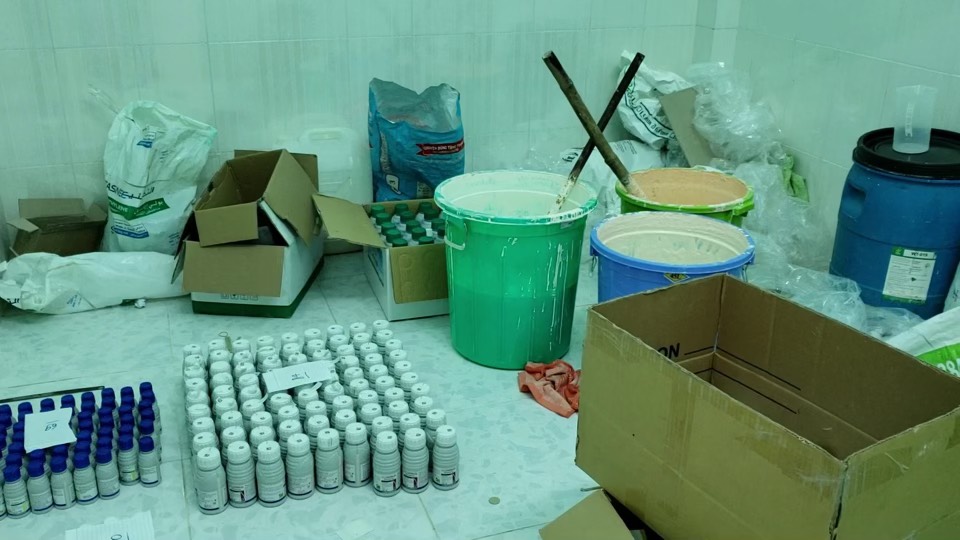 Nông dân, HTX vẫn 'đau đầu' vì chưa có ‘thuốc đặc trị’ nạn phân bón, thuốc bảo vệ thực vật dởm’