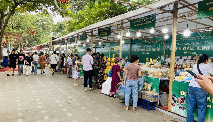 7 tháng đầu năm, người Hà Nội chi hơn 475 nghìn tỷ mua sắm hàng hóa - dịch vụ