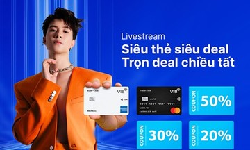 Anh Tú Atus livestream kể chuyện du lịch và tặng quà cho khán giả