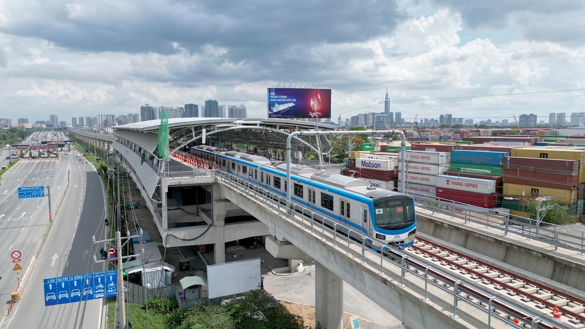 Sắp cán đích, các dự án metro TP.HCM vẫn gặp khó