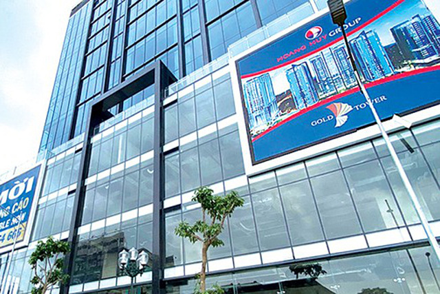 Bất ngờ với ‘cú sảy chân’ của bộ đôi TCH – HHS