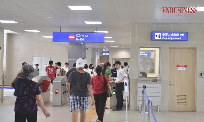 <p class="Normal">
Sau khi hết thời gian miễn phí, vé đi một nhà ga của tuyến đường sắt này là 8.000 đồng/lượt, và cả tuyến sẽ là 12.000 đồng/lượt</p>