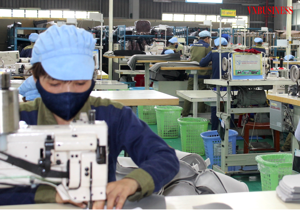 Xuất khẩu dệt may: Cờ đến tay, phất sao cho đúng?
