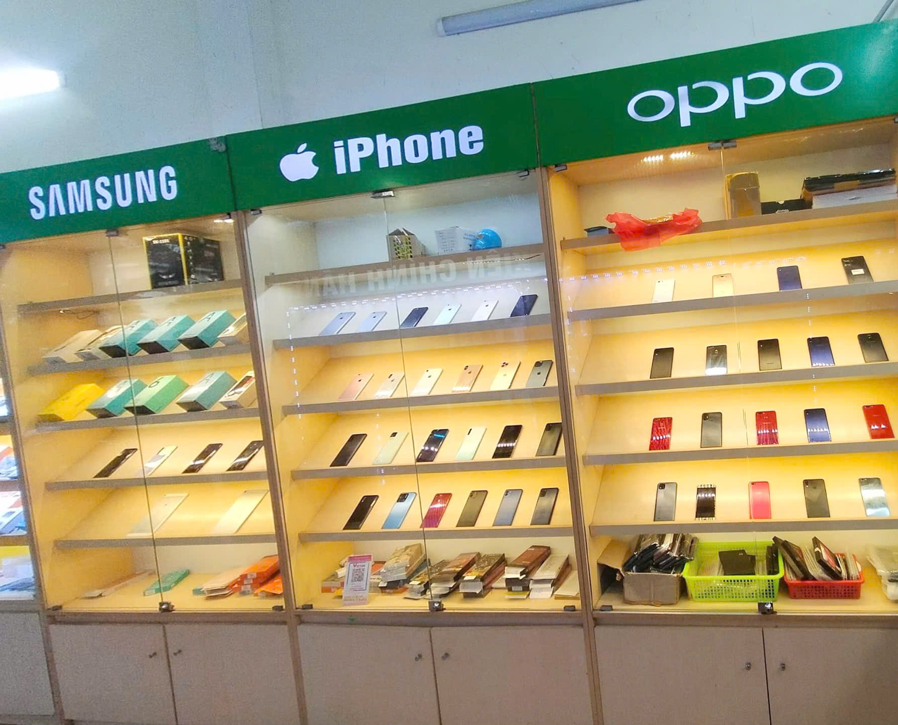 Oppo lần đầu tiên 'vượt mặt' Samsung trong cuộc đua về thị phần smartphone tại Việt Nam