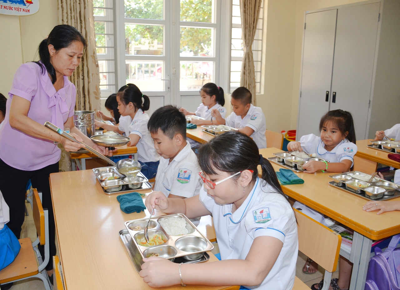 HTX sẵn sàng phối hợp với nhà trường, bảo đảm thực phẩm sạch trong bếp ăn