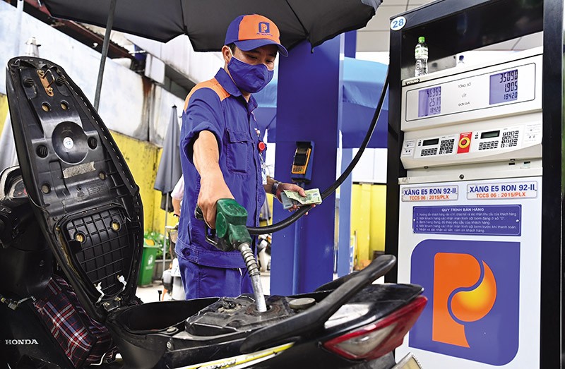 Giá xăng dầu đồng loạt tăng sát 22.000 đồng/lít