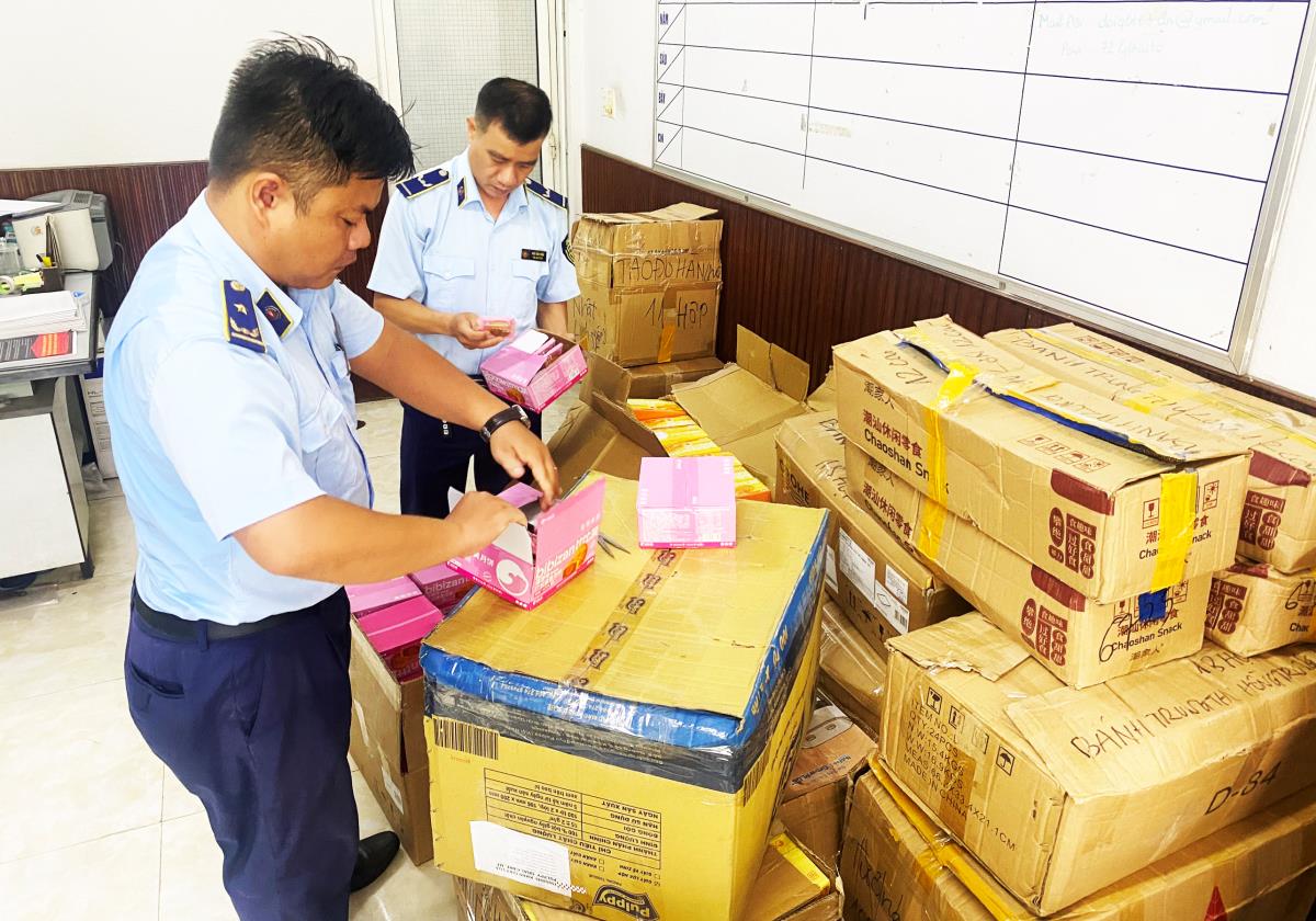 Đà Nẵng, Bắc Giang phát hiện lượng lớn bánh Trung thu nhập lậu