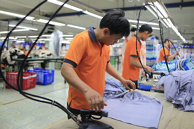 Tiếp đà tăng trưởng, xuất nhập khẩu gần đạt 500 tỷ USD