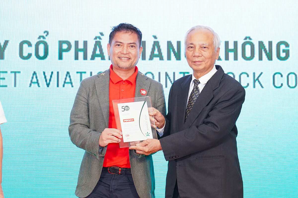 Vietjet được vinh danh Top 50 doanh nghiệp phát triển bền vững 2024