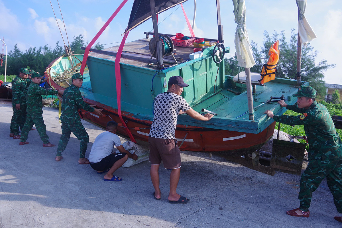 Hải Phòng không còn tàu thuyền ở vùng nguy hiểm, trưng dụng trường học làm nơi tránh bão số 3