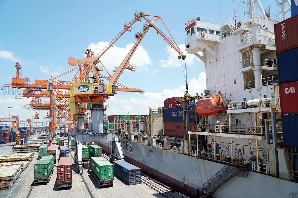 Nâng mục tiêu tăng trưởng GDP cả năm lên 7%, nền kinh tế có 'chạy nước rút' về đích thành công?