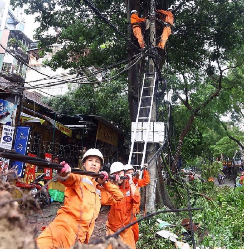 Bộ Công Thương: Khẩn trương khôi phục hệ thống điện cho sản xuất và sinh hoạt của nhân dân