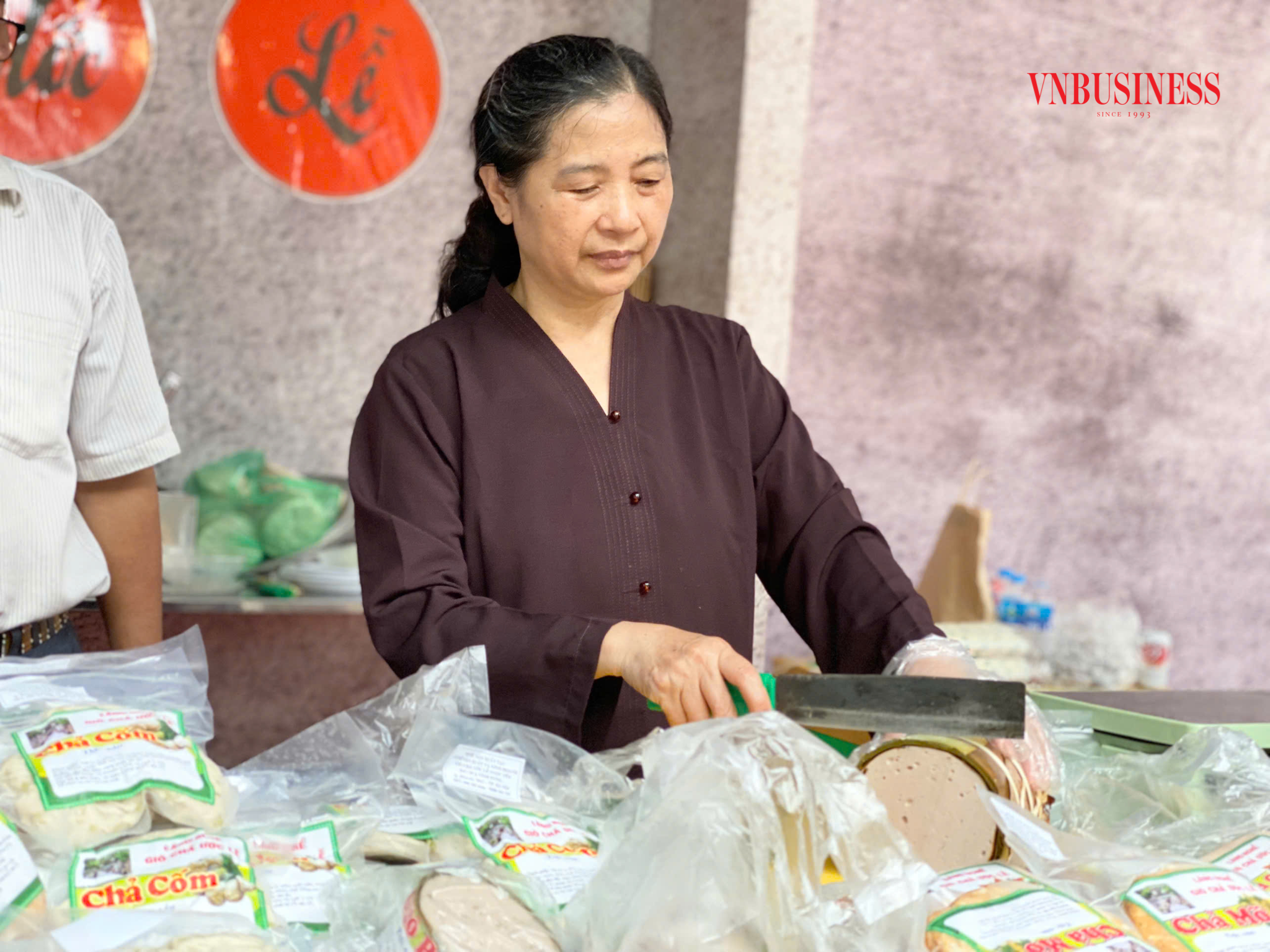 Bí quyết làm giò chả thơm ngon nức tiếng ở làng nghề truyền thống ven đô Hà Nội