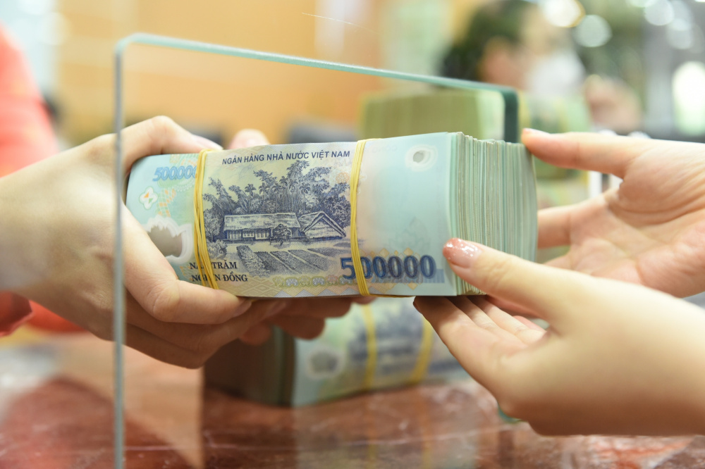 Lãi suất huy động tăng cao, Ngân hàng Nhà nước ban hành quy định mới về tiền gửi