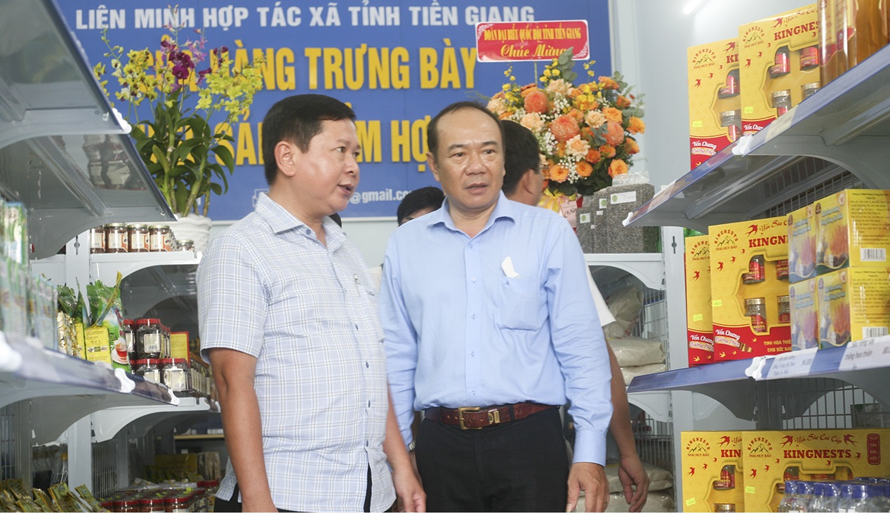 Tiền Giang khai trương điểm giới thiệu và bán sản phẩm OCOP của HTX