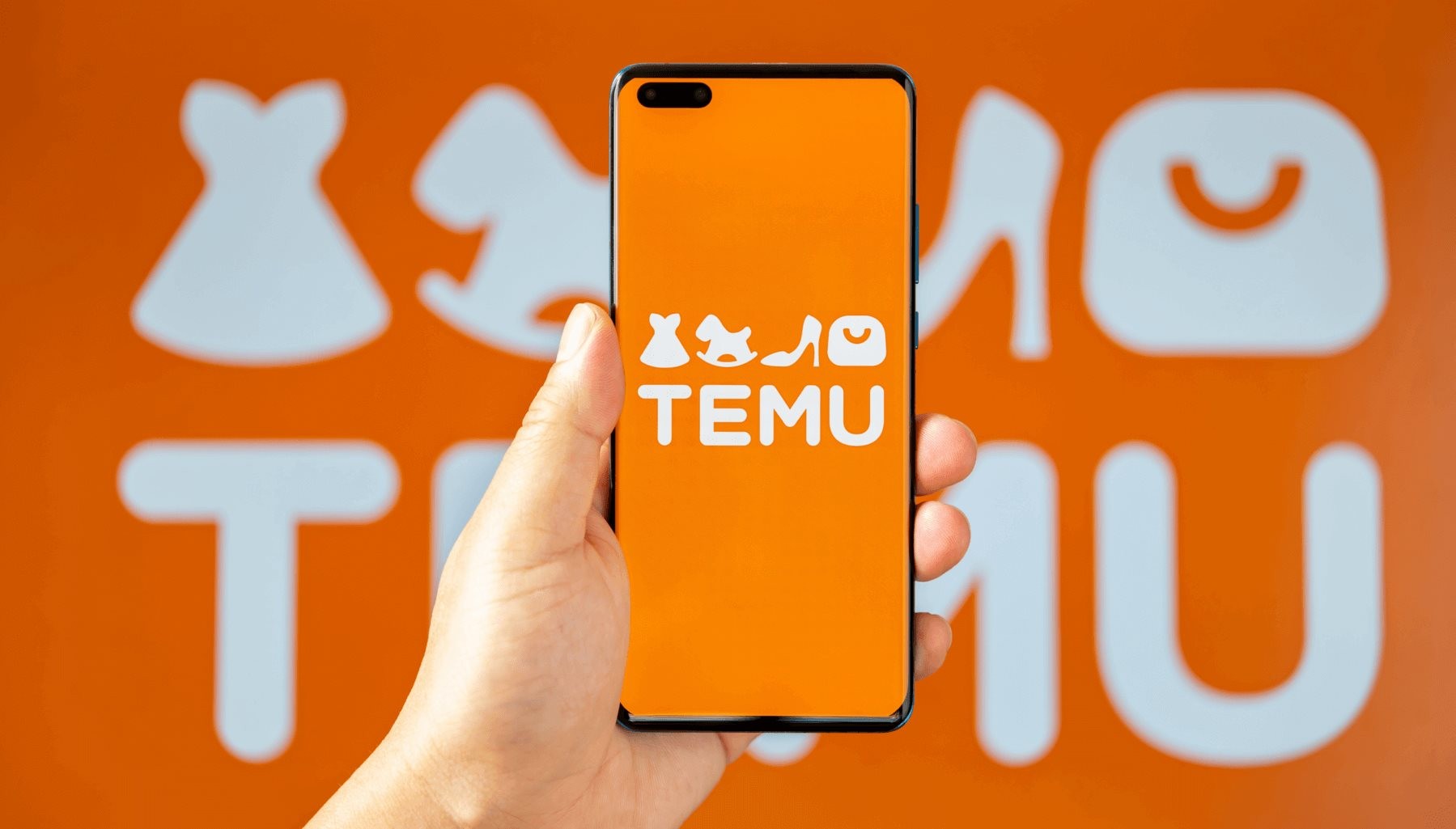 Giật mình trước 'cơn lốc' hàng Trung Quốc siêu rẻ đổ bộ