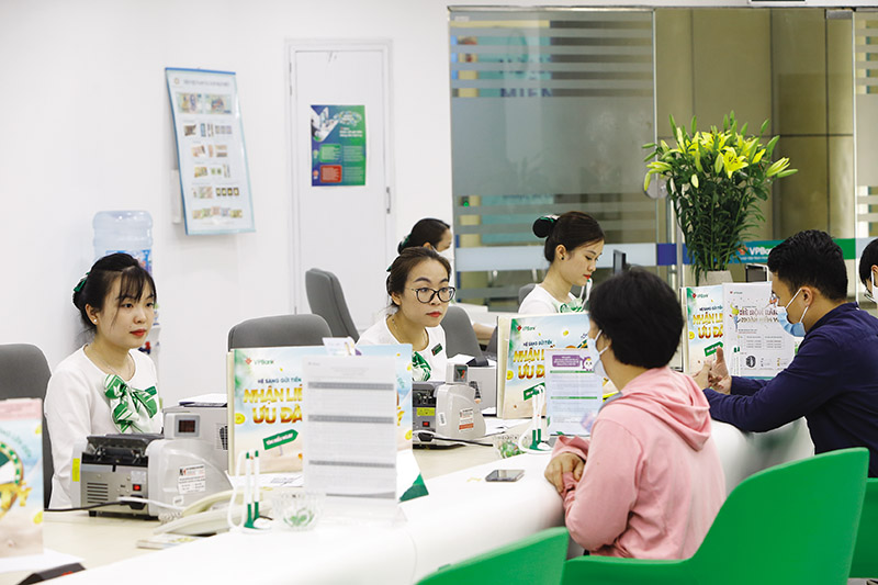 Sau thời gian đua tăng lãi suất, tiền gửi tại nhà băng ra sao?