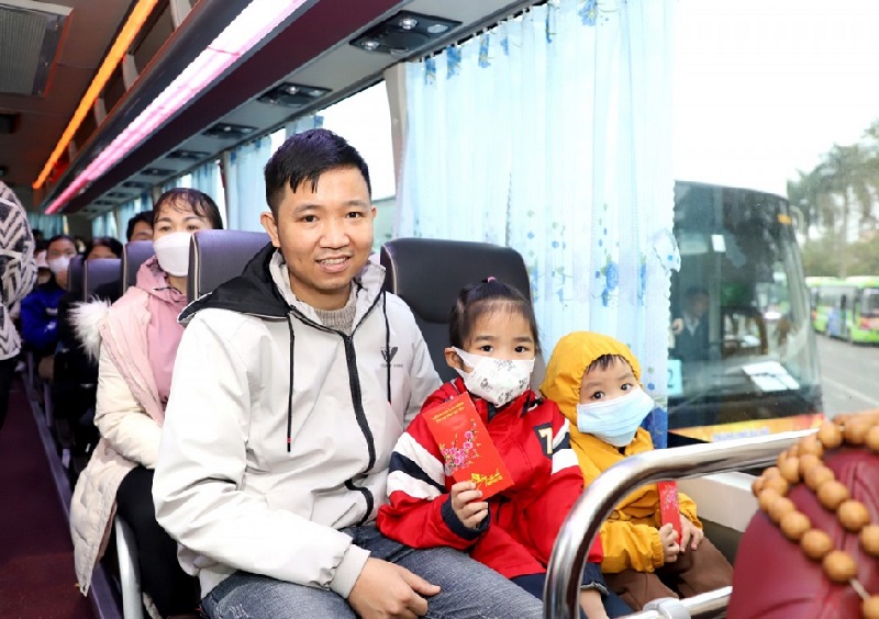Hà Nội: 5 nghìn công nhân lao động được hỗ trợ tiền vé xe về quê đón Tết Ất Tỵ 2025