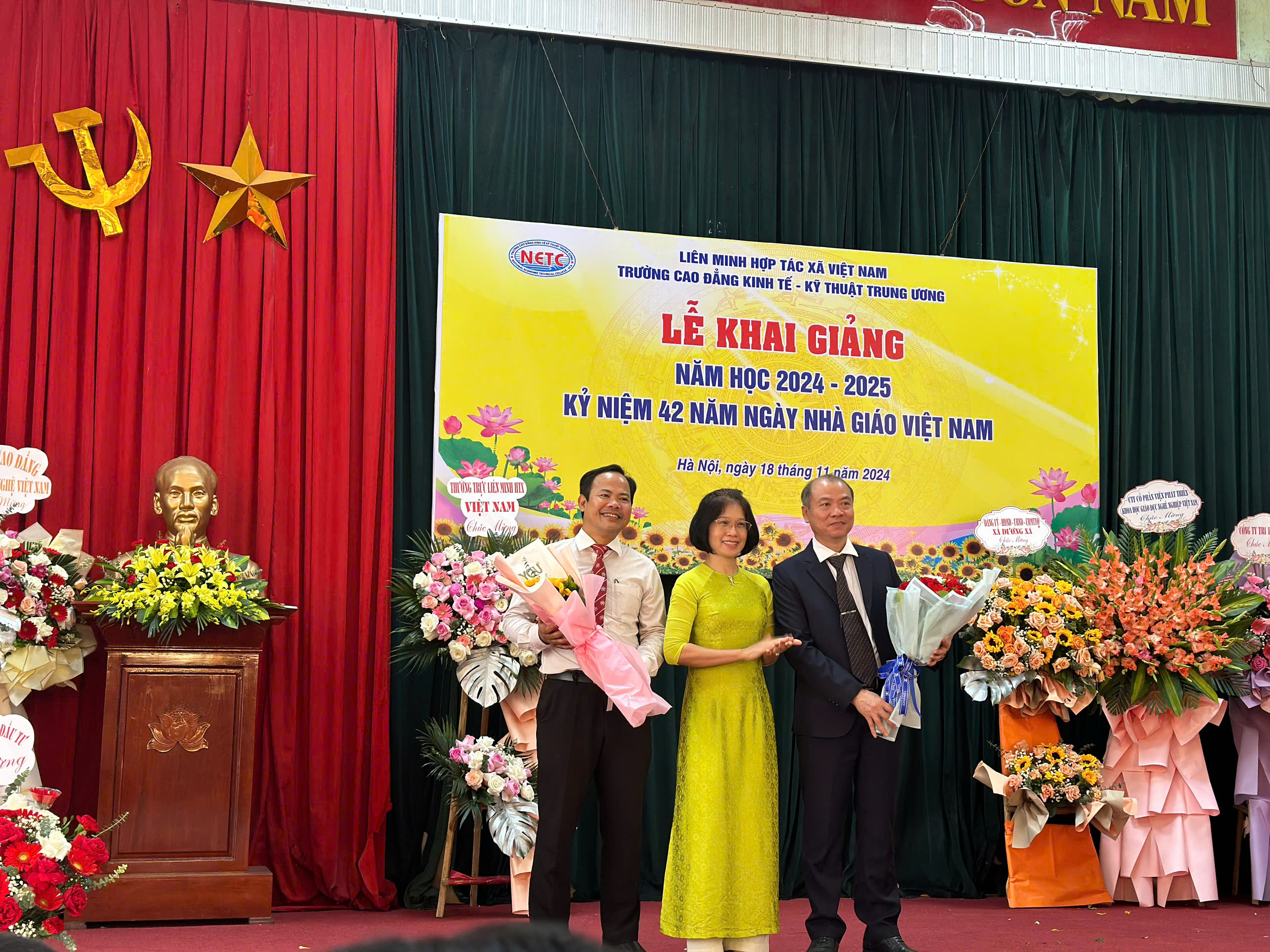 Trường Cao đẳng Kinh tế - Kỹ thuật Trung ương khai giảng năm học mới