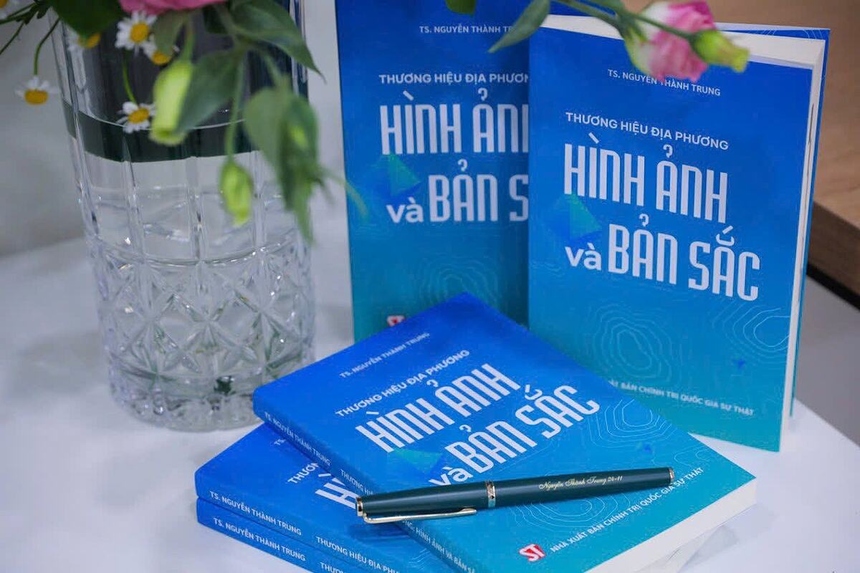 Image hình ảnh hình ảnh hình ảnh hình ảnh hình ảnh hình ảnh hình ảnh hình ảnh hình ảnh hình ảnh Nguyễn Thành Trung - Ra mắt sách 'Thương hiệu địa phương: Hình ảnh và bản sắc'