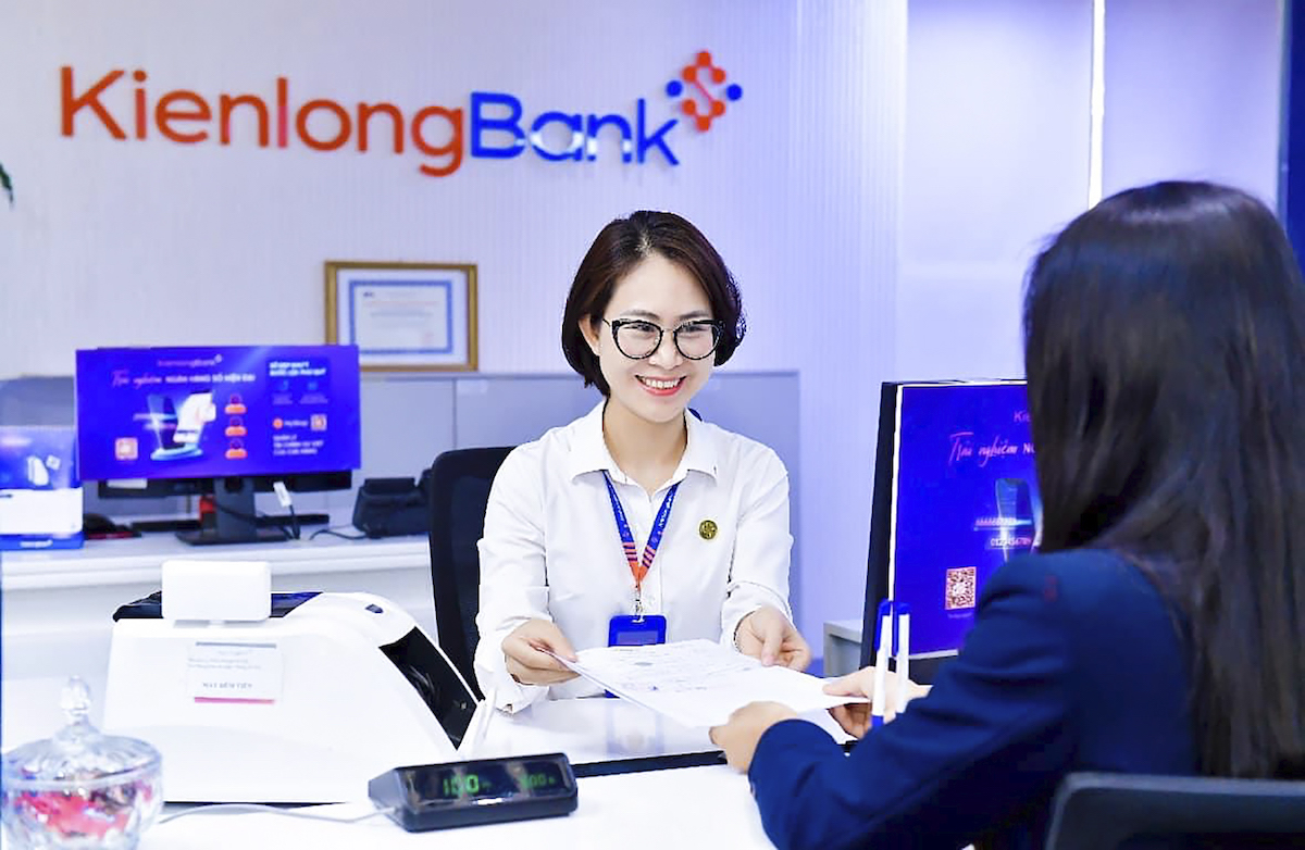 Tín hiệu tích cực từ bán chéo bảo hiểm, ngân hàng có động thái mới