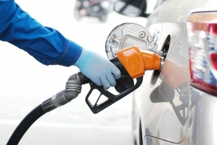 Giá dầu giảm, giá xăng RON95 tăng lên 20.596 đồng/lít