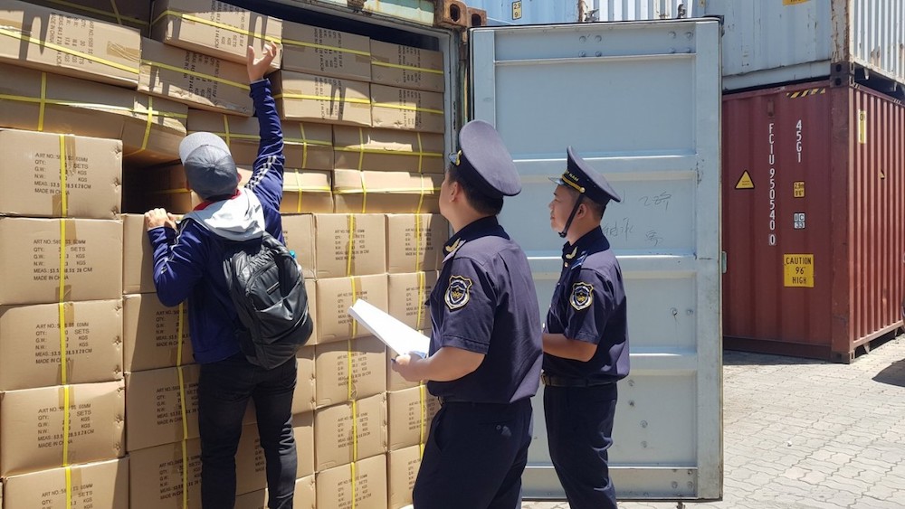 Cuối năm, buôn lậu đường biển tăng, đường bộ và hàng không giảm
