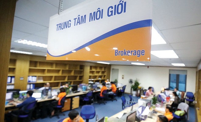 Biến động ‘miếng bánh’ thị phần môi giới chứng khoán