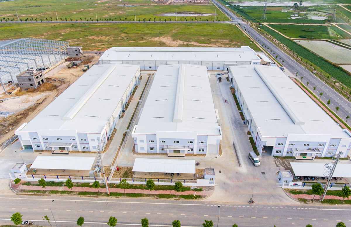 Kho xưởng xây sẵn tới thời 'đẻ trứng vàng'