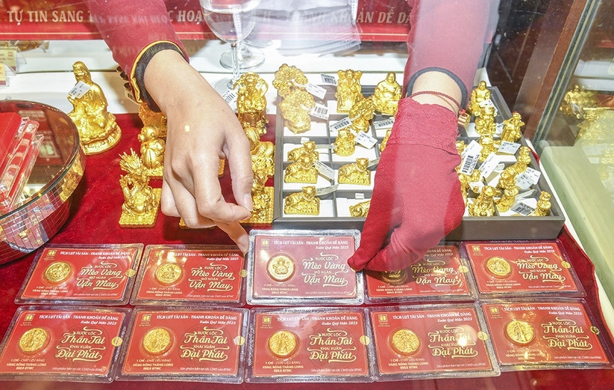 Giá vàng 'nóng bỏng tay' sát ngày vía Thần Tài 2025