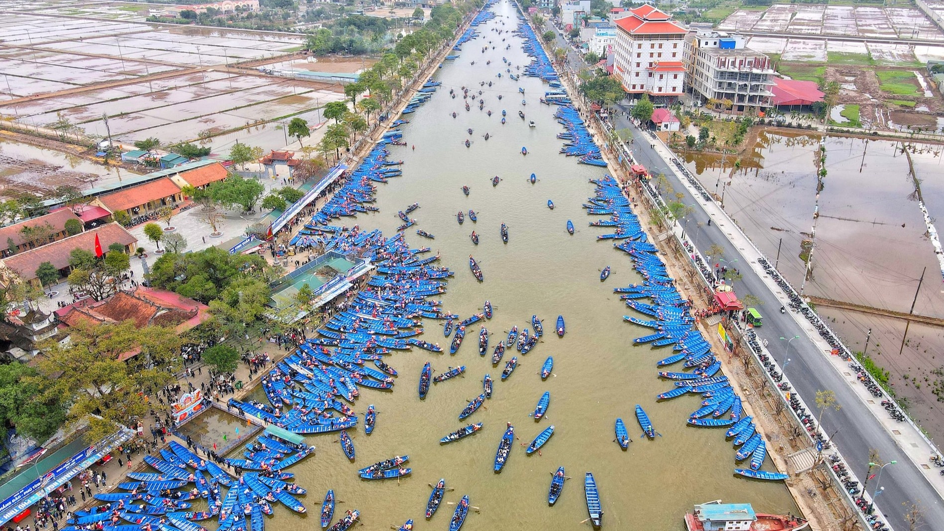 Tạo đà bứt phá cho HTX “nương sông mà sống”