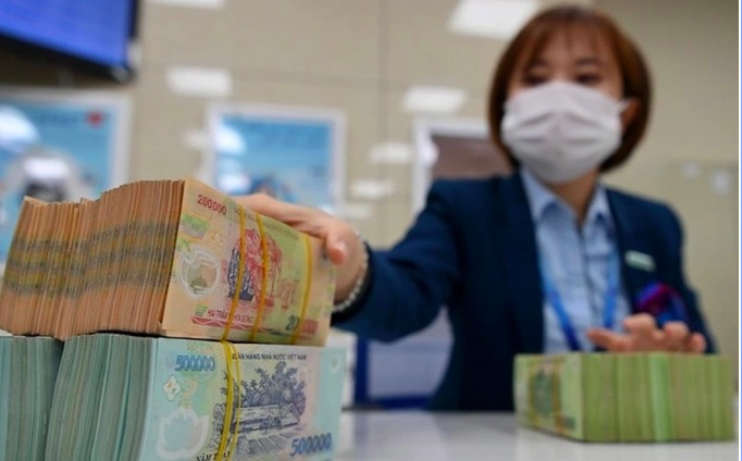 Tiền gửi vào ngân hàng liên tục lập đỉnh nhưng vẫn thấp hơn quy mô dư nợ tín dụng