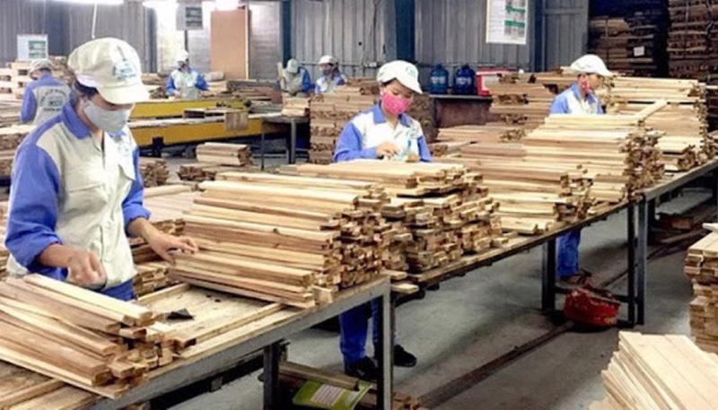 Đối mặt nguy cơ thuế quan mới, ngành gỗ Việt tìm cách ứng phó