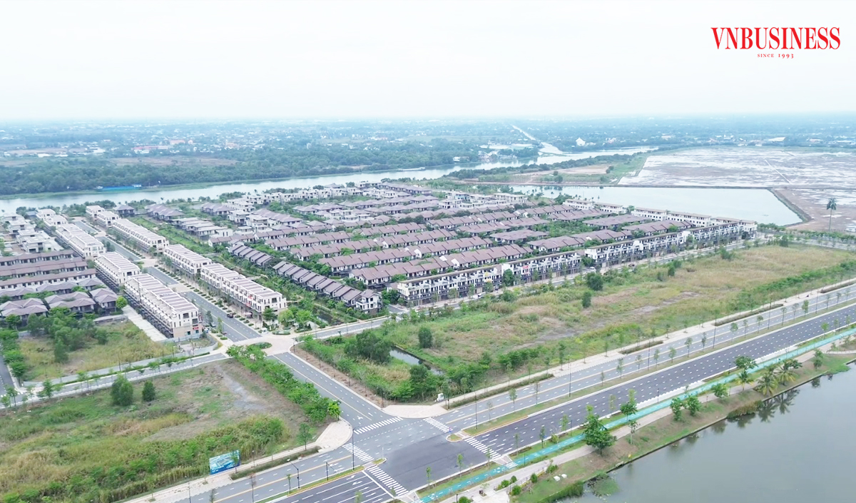 Đại gia địa ốc đang ‘sống khỏe’ nhờ nắn dòng tiền về tỉnh?