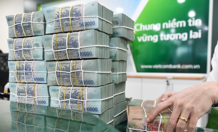 Lợi nhuận tăng trưởng hai con số, ngân hàng vẫn đối diện với nhiều thách thức