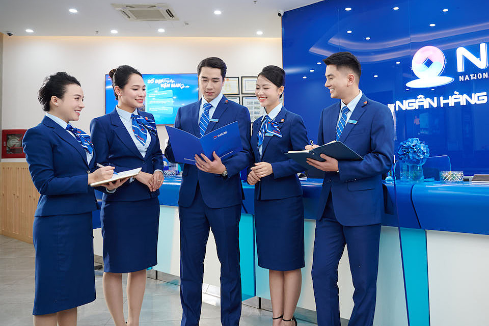 Loạt ngân hàng tái cấu trúc, tinh giản nhân sự toàn hệ thống