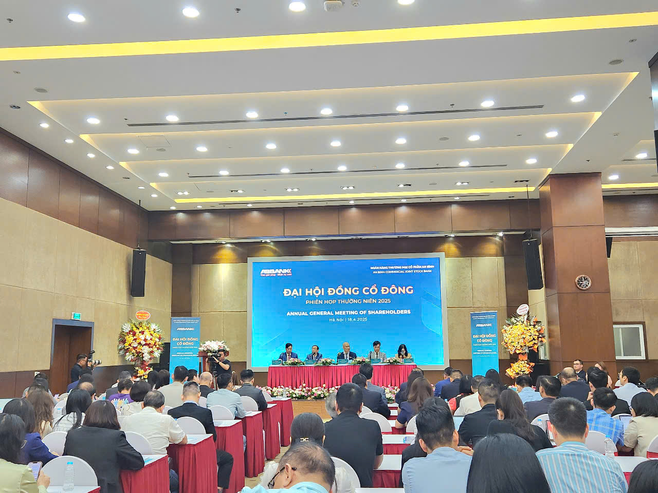 Đại hội cổ đông ABBank: Bộ máy đông nhưng không mạnh, ngân hàng tiếp tục tinh giản nhân sự