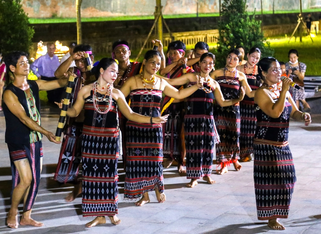 Cộng đồng người Cơ Tu ở Tà Bhing phát triển sinh kế bền vững từ du lịch cộng đồng